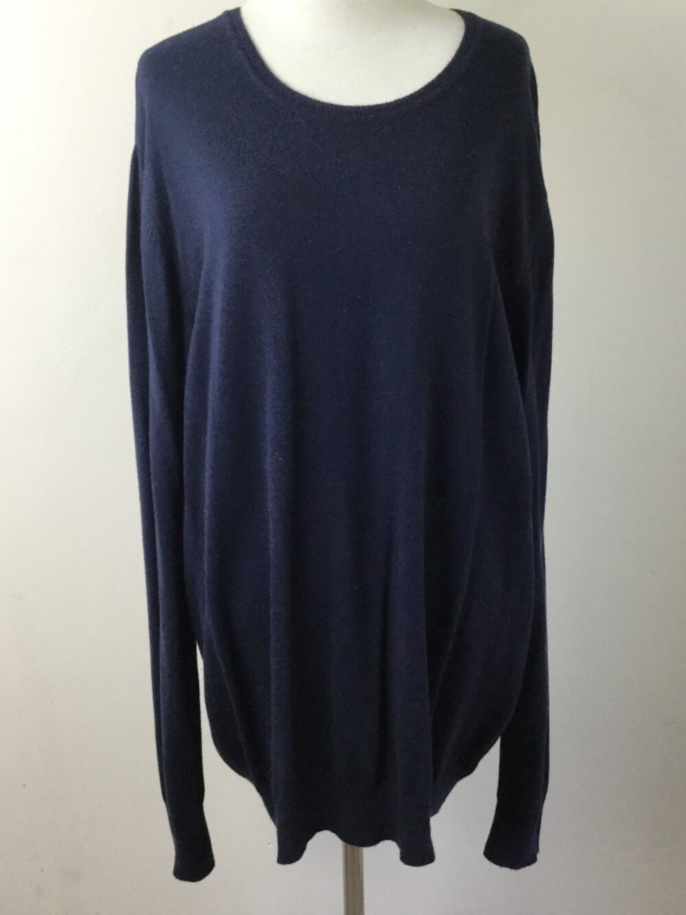 Colin's Basic Navy Sweater xl